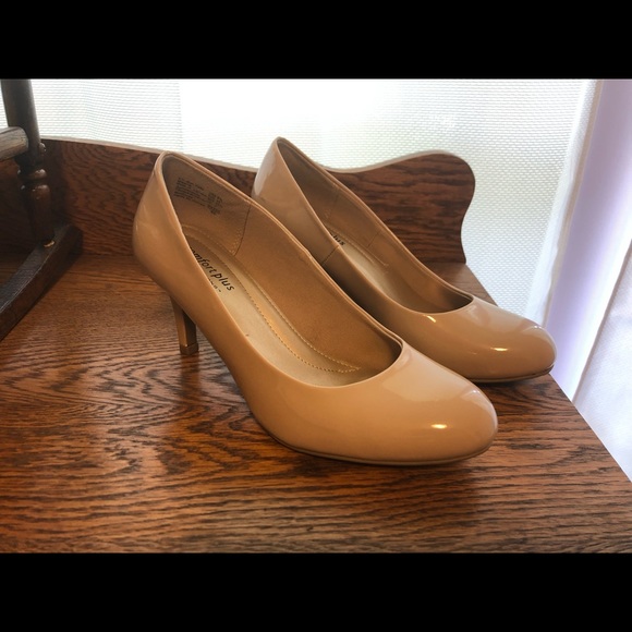 Nude pumps, only worn a handful of times